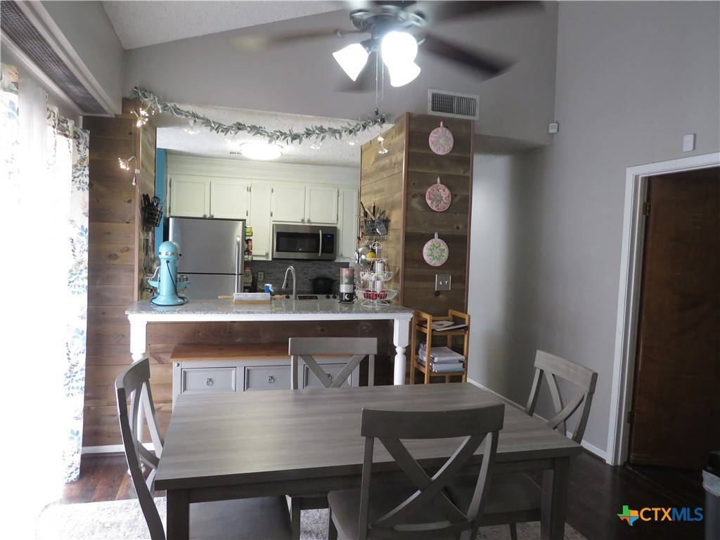 Victoria, TX 77901,310 Rattan DR