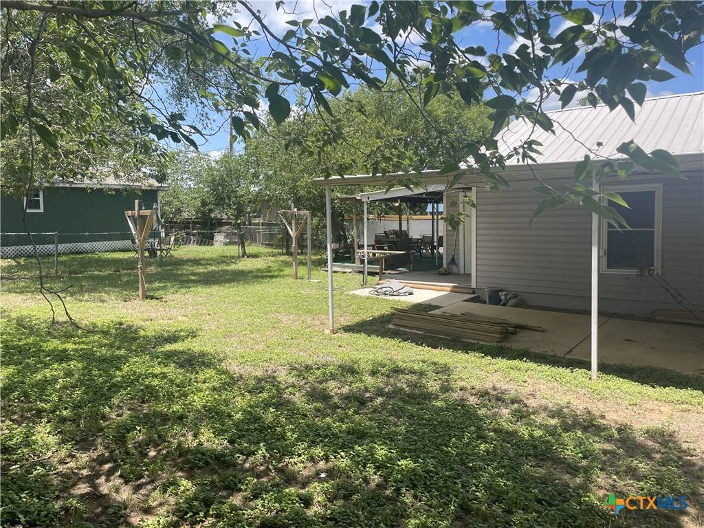 Stockdale, TX 78160,103 S 3RD STREET