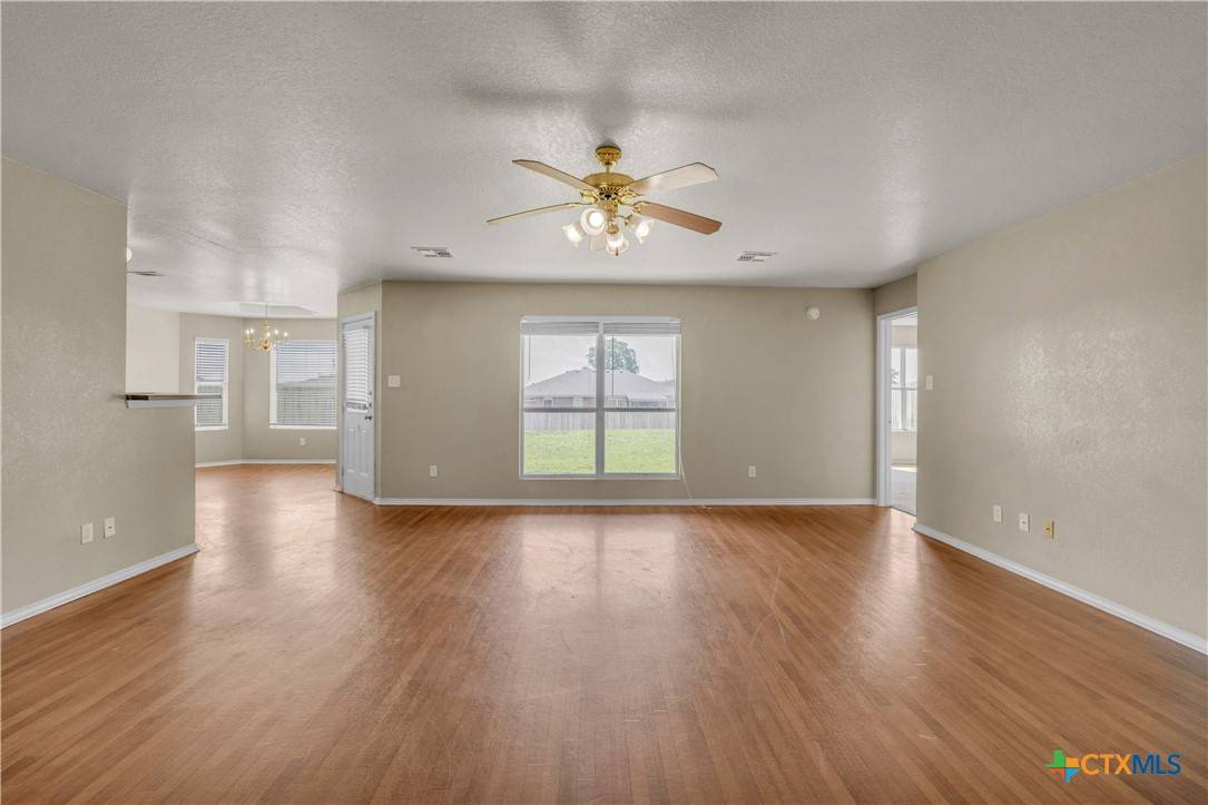Killeen, TX 76549,5202 Holster DR