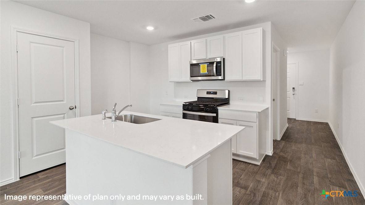 Seguin, TX 78155,1013 SEEDLING LN