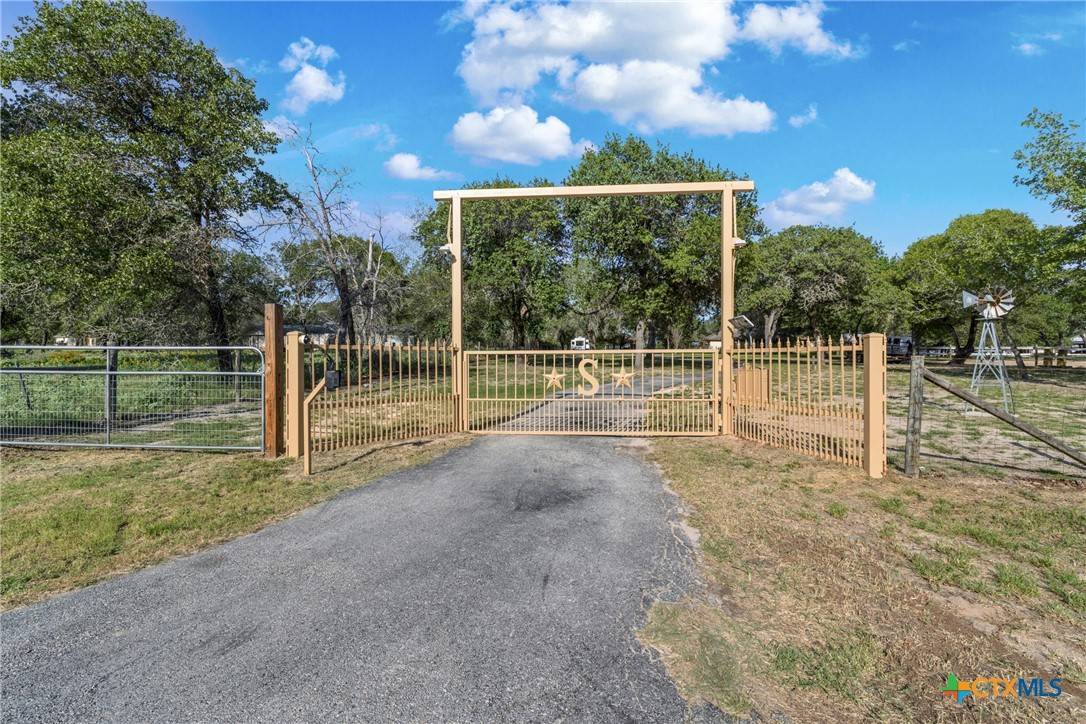 Adkins, TX 78101,1843 Burr Oak LN
