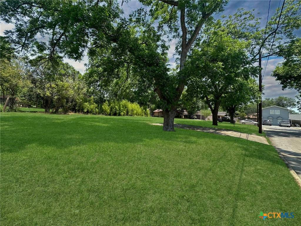 New Braunfels, TX 78130,922 Booneville AVE