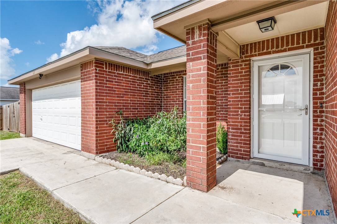 Seguin, TX 78155,628 Cordova LOOP