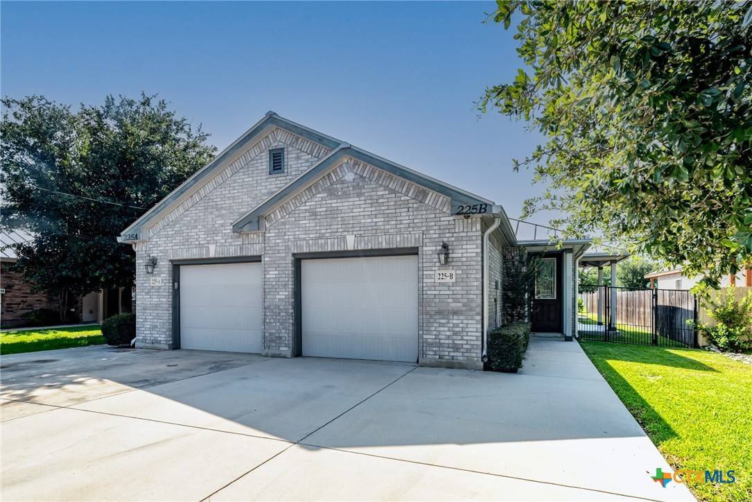 New Braunfels, TX 78130,225 Anne Louise DR