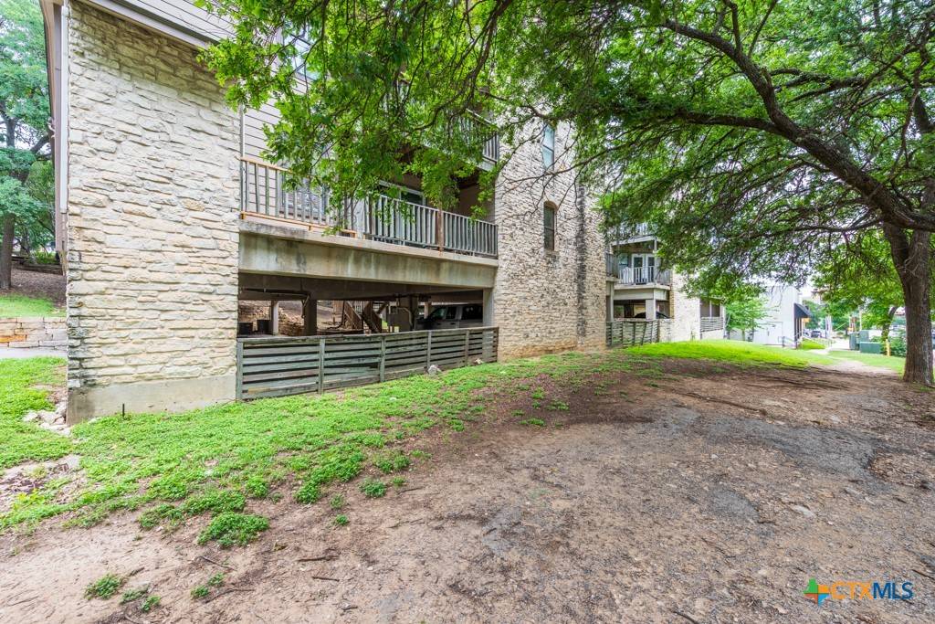 San Marcos, TX 78666,402 N Fredericksburg ST #9