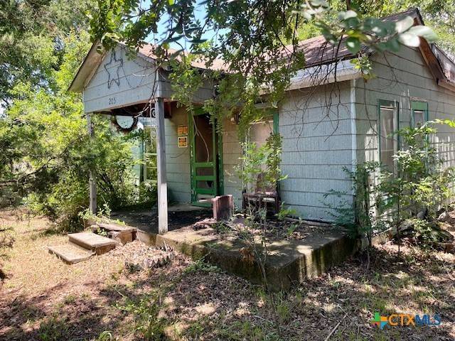 Cameron, TX 76520,205 S Columbus AVE