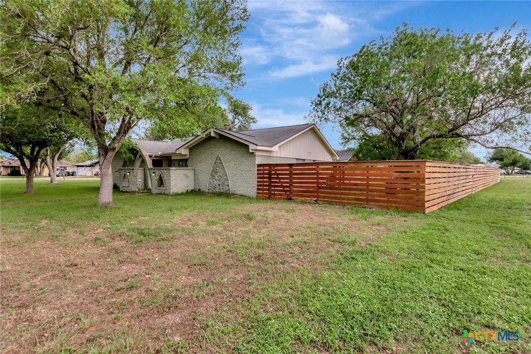 Victoria, TX 77905,204 Dover ST