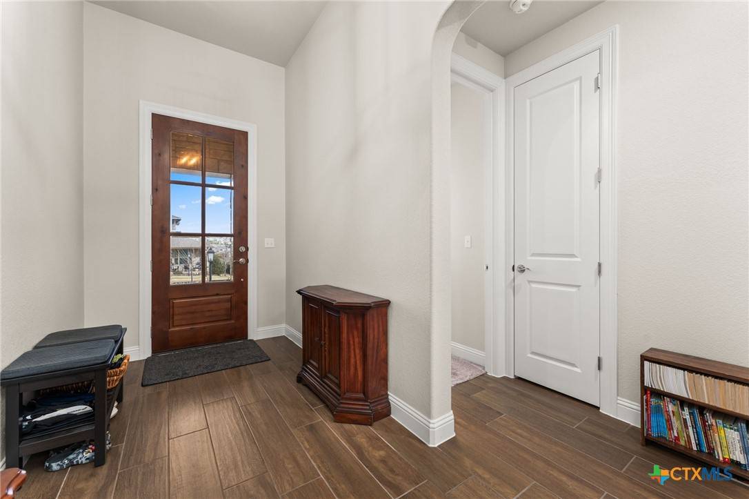 Lakeway, TX 78738,216 Gulfton ST