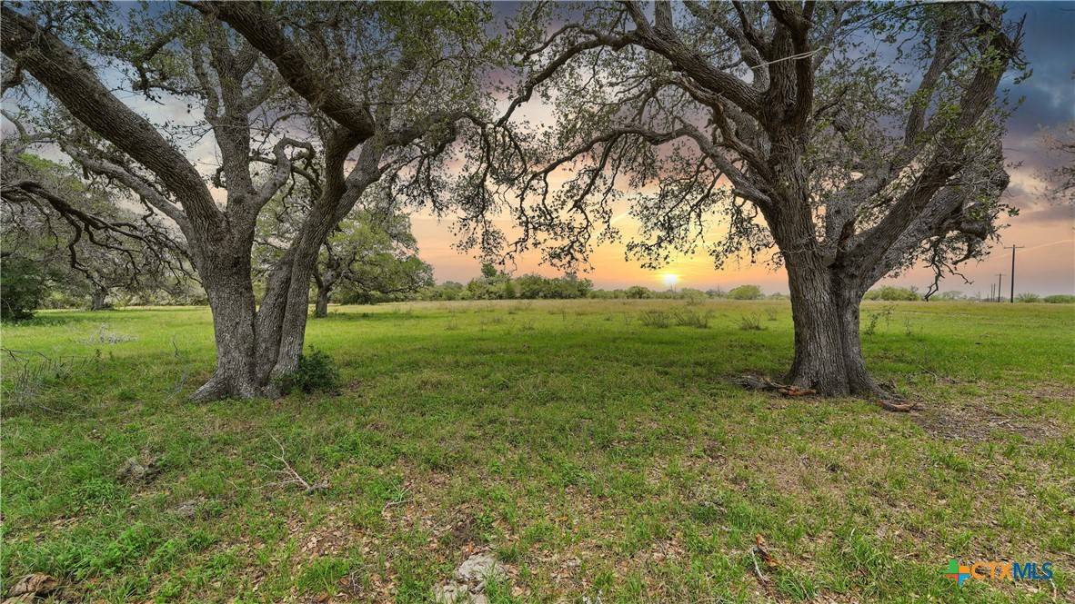 Hallettsville, TX 77964,TBD(II) US Hwy 90a East