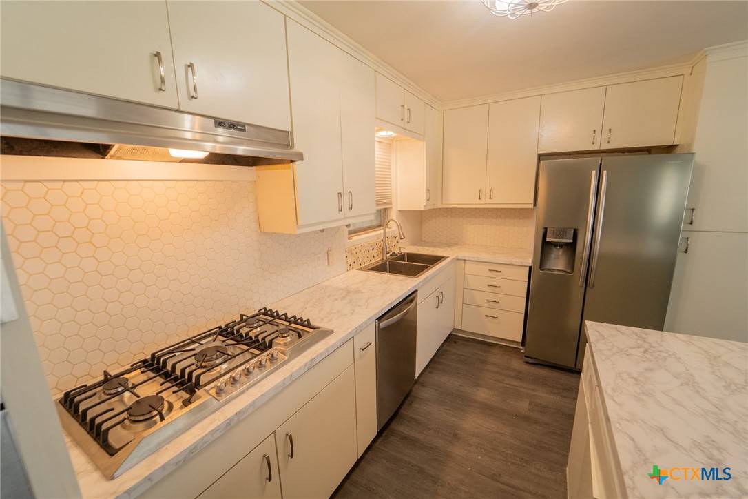 Victoria, TX 77901,3001 Hummingbird ST