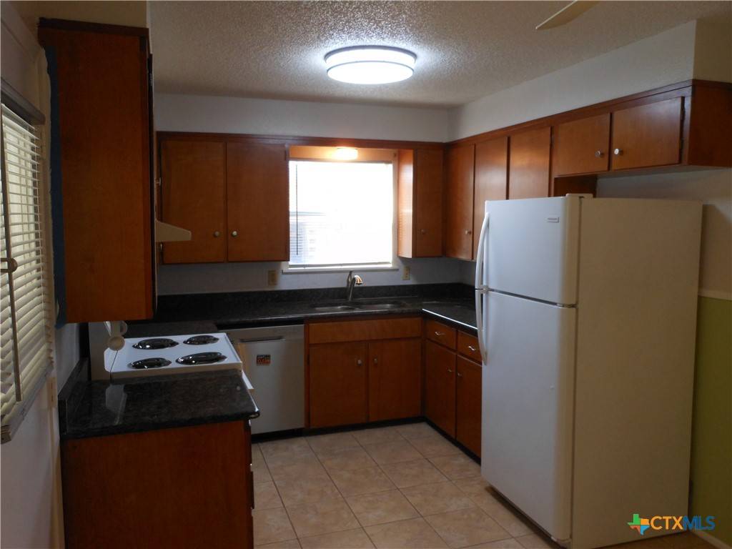 New Braunfels, TX 78130,1005 Wallhalla