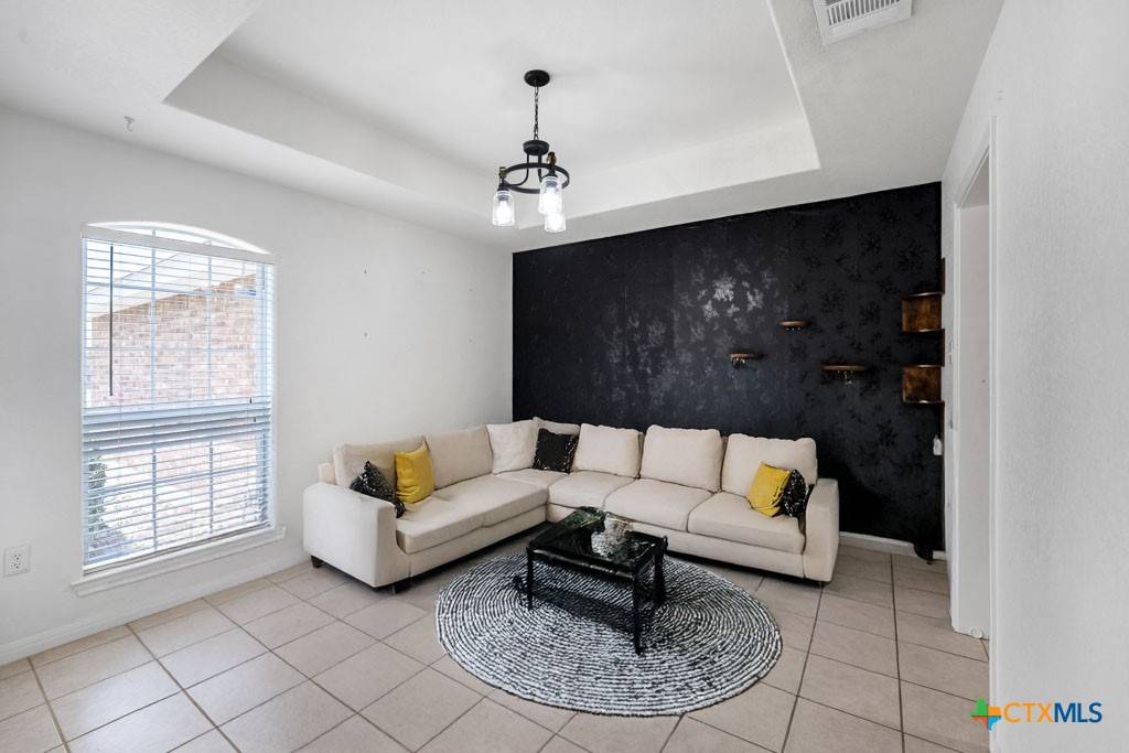 Seguin, TX 78155,637 Topaz AVE