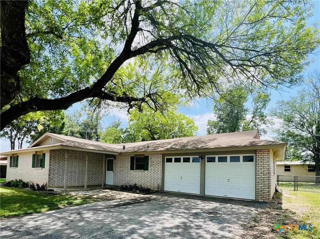 Seguin, TX 78155,212 Brook ST