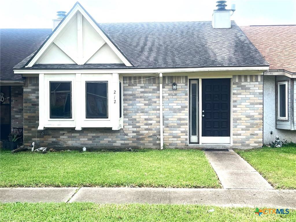 Victoria, TX 77904,212 Versailles ST