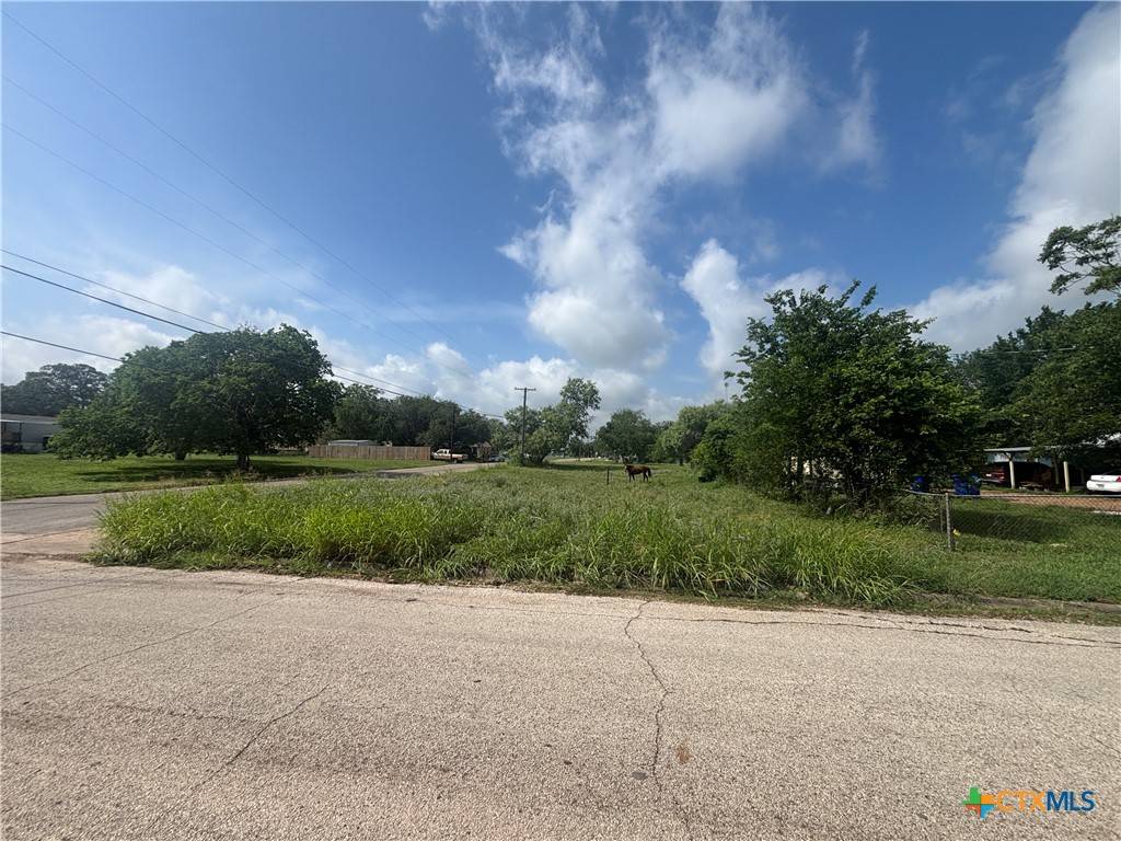 Yoakum, TX 77995,000 Concrete ST
