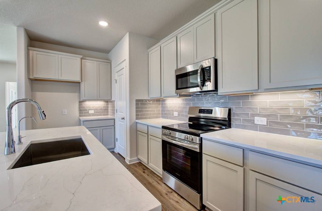New Braunfels, TX 78130,911 Cloud Sky Road