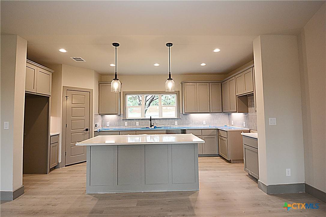 Fischer, TX 78623,1513 Redwood RD