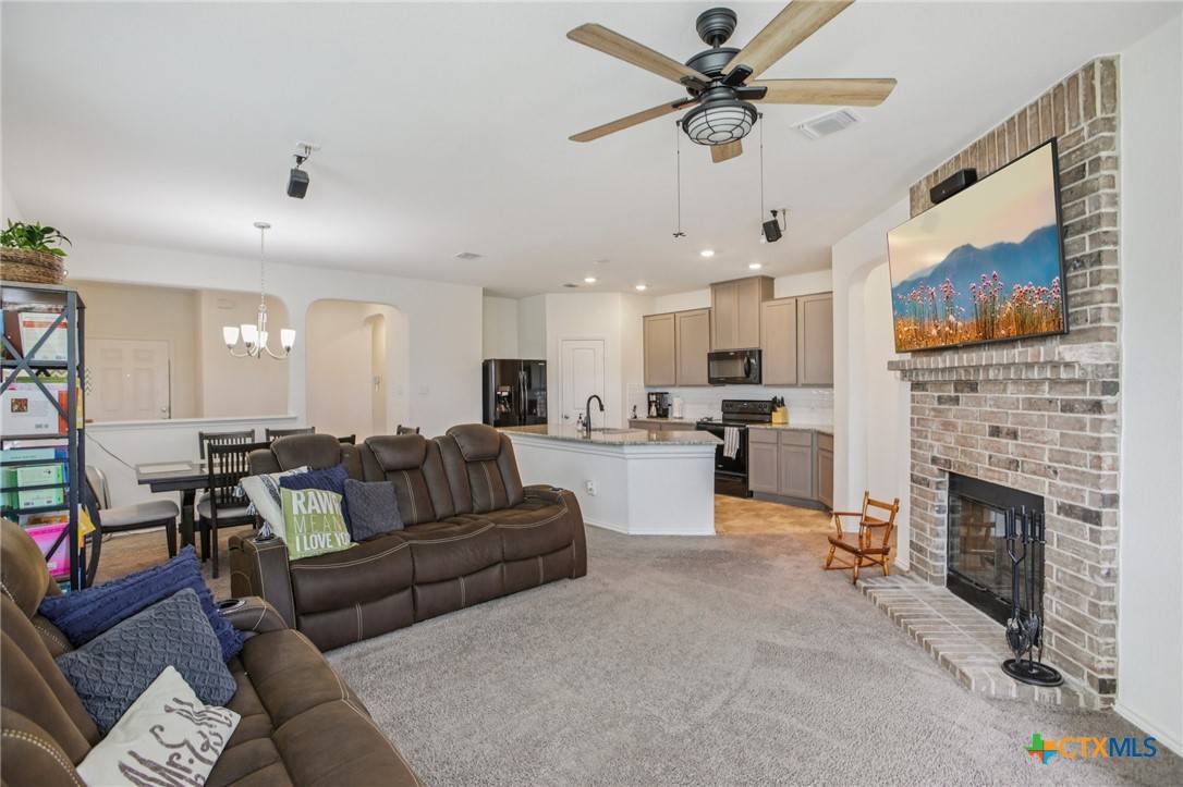 Jarrell, TX 76537,657 Bailey Park DR