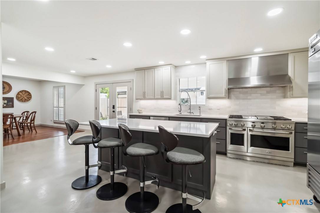 New Braunfels, TX 78130,425 W Edgewater TER