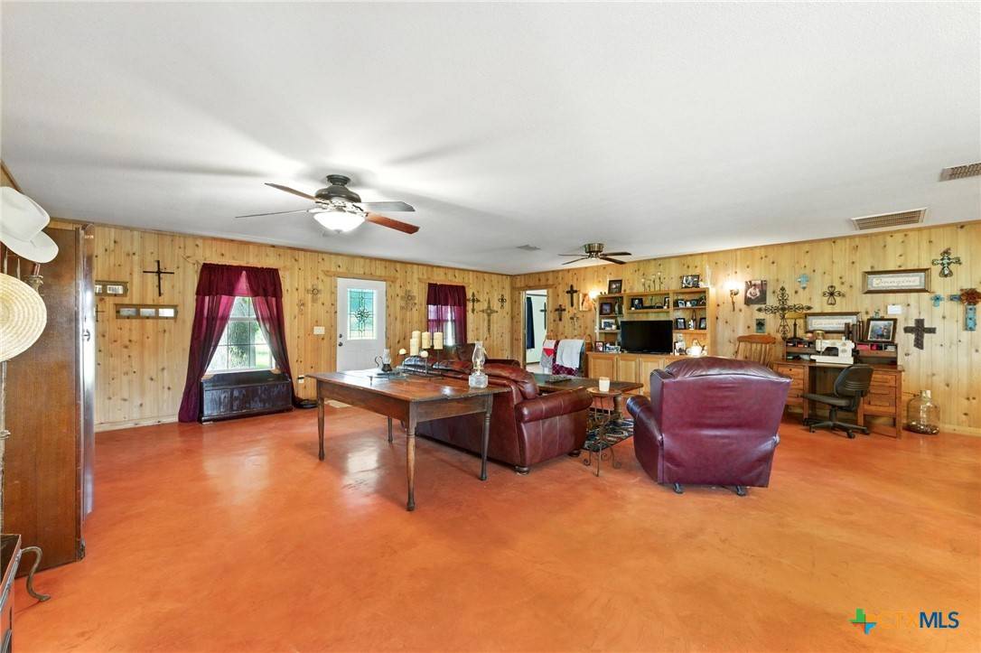 Luling, TX 78648,444 Wattsville HL