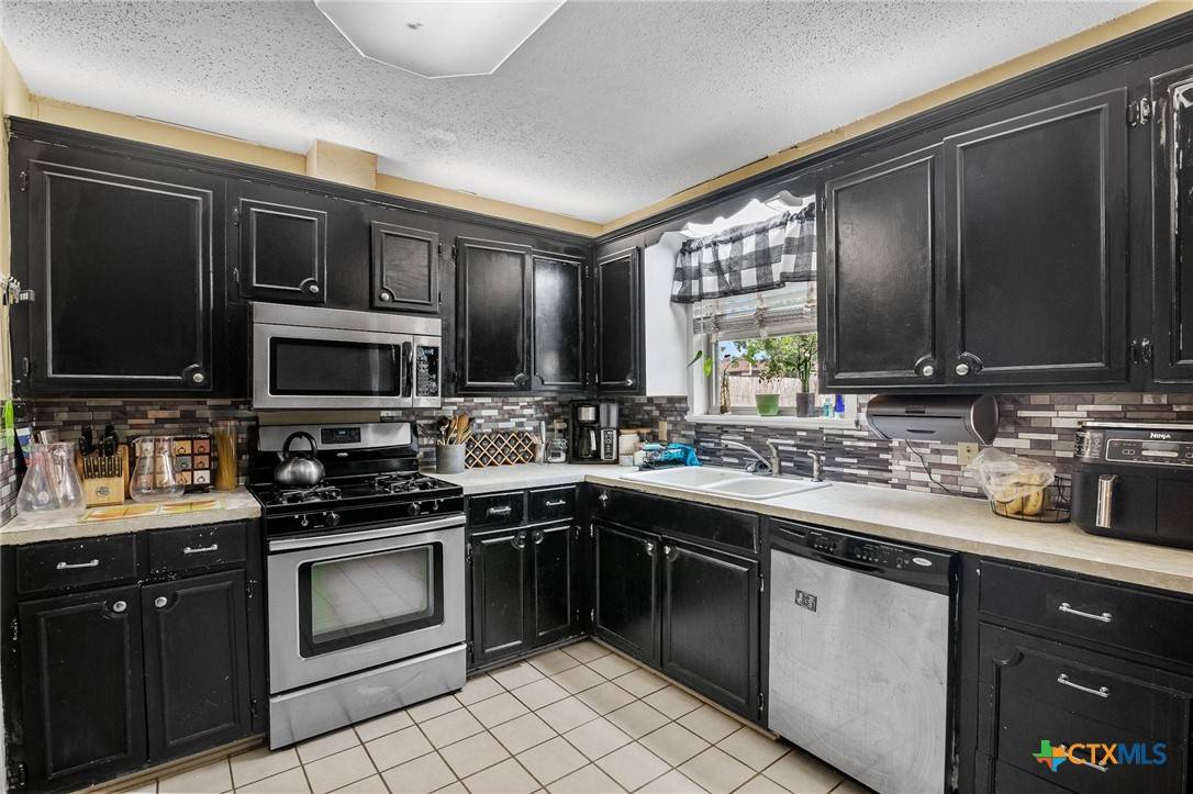 Victoria, TX 77904,203 Yorkshire LN