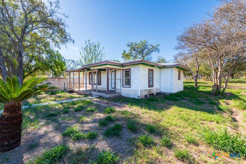 Smiley, TX 78159,210 S Monterey ST