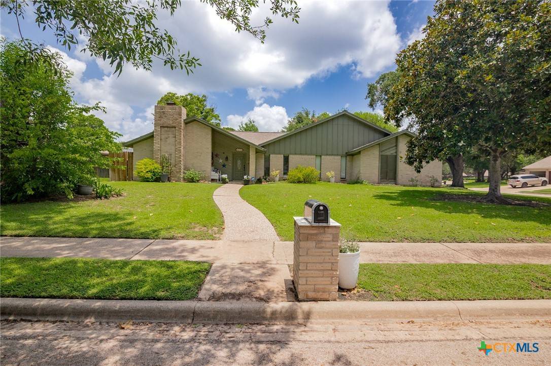 Victoria, TX 77904,602 Chimney Rock DR