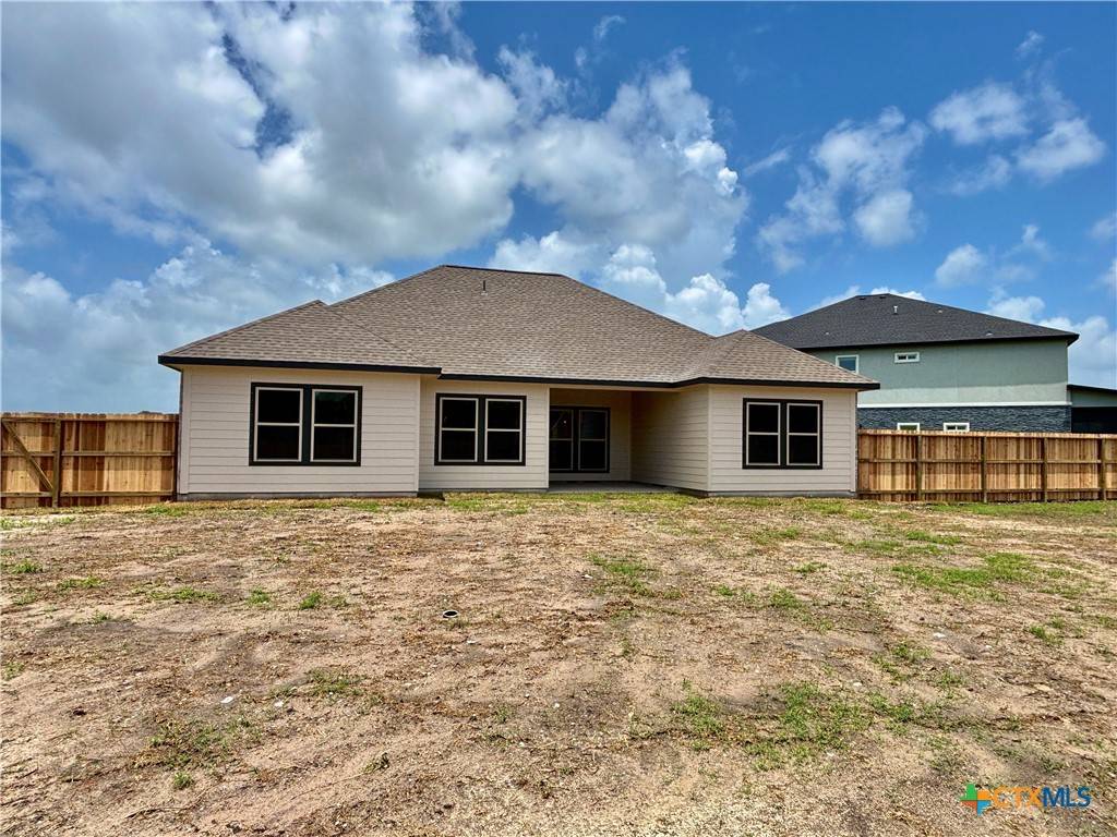 Port Lavaca, TX 77979,102 Golden WAY