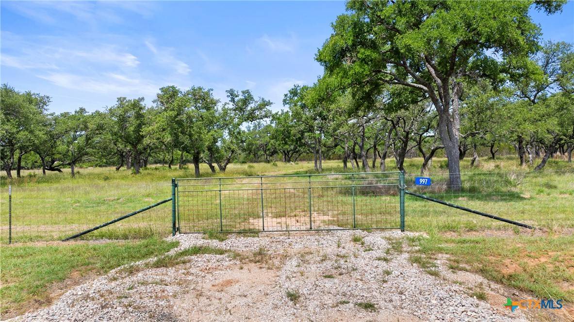 Johnson City, TX 78636,997 Sandy Oaks Ranch Rd