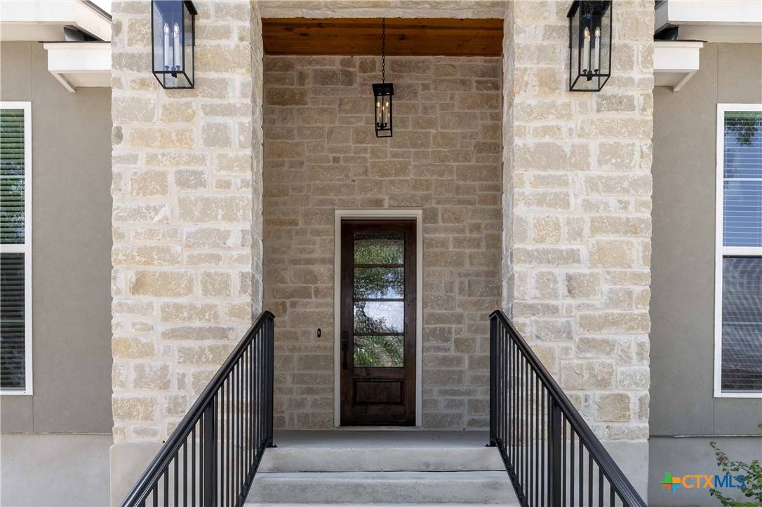 New Braunfels, TX 78130,692 Acorn DR