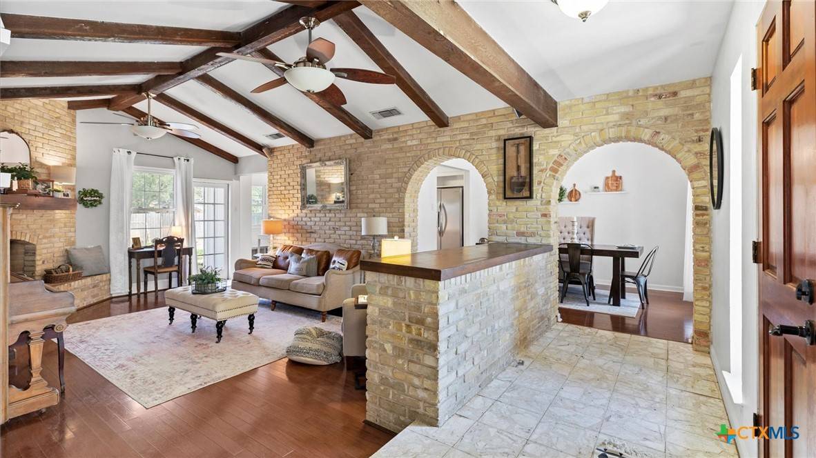 Seguin, TX 78155,1703 Redwood ST