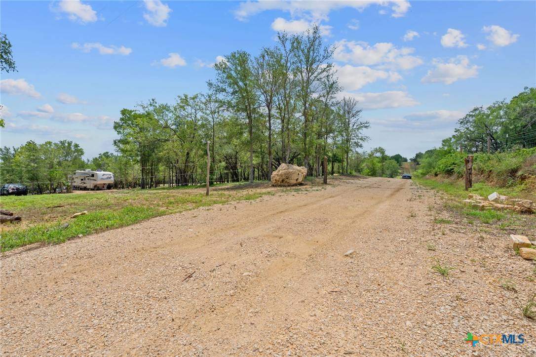 Lockhart, TX 78644,1633 Boggy Creek RD