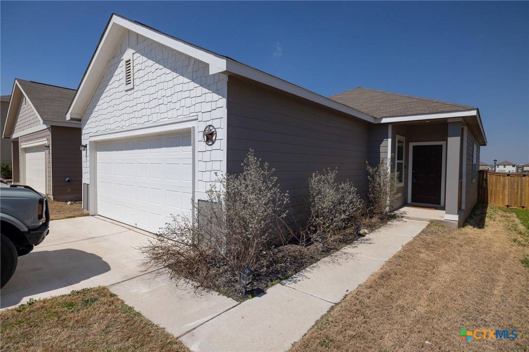 Jarrell, TX 76537,221 Comancheros RD