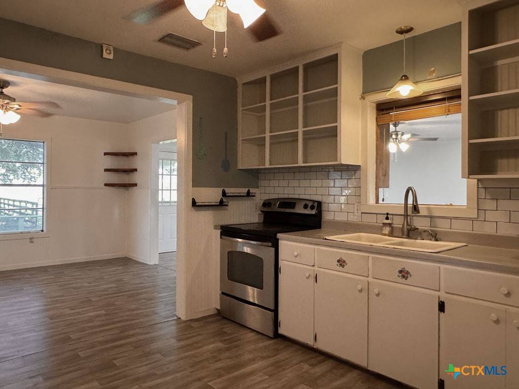 Shiner, TX 77984,548 County Road 303