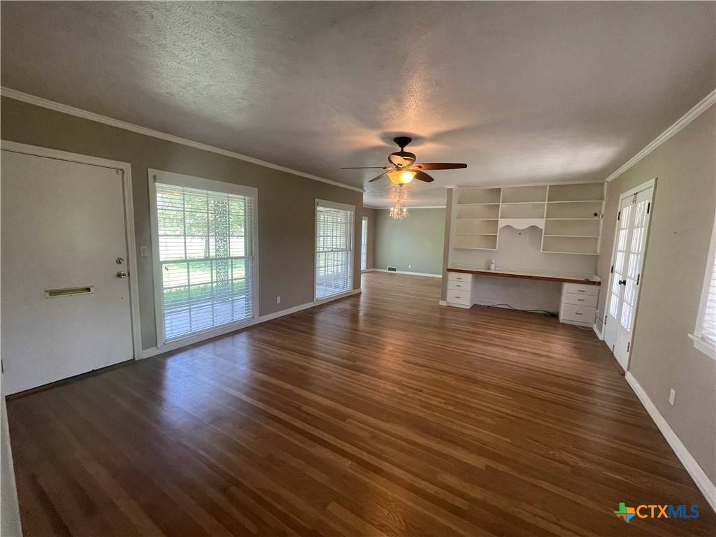 Lampasas, TX 76550,601 S Arnold ST