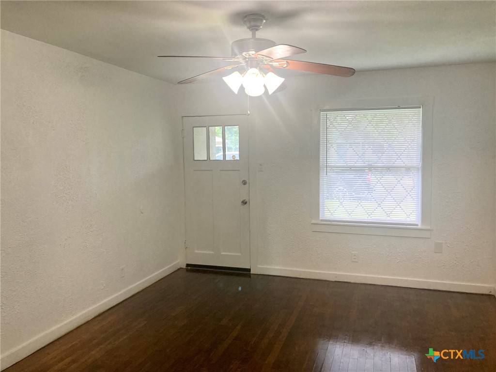 Victoria, TX 77901,708 E Loma Vista AVE