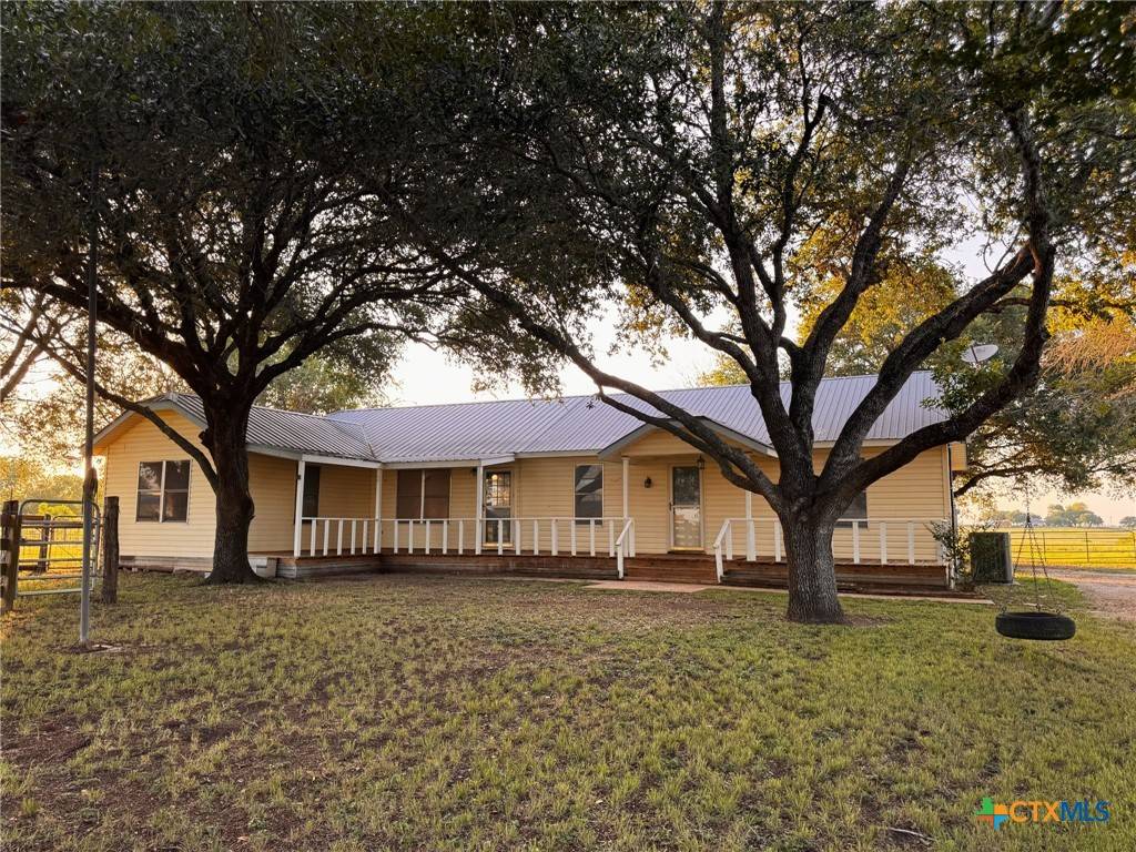 Shiner, TX 77984,548 County Road 303