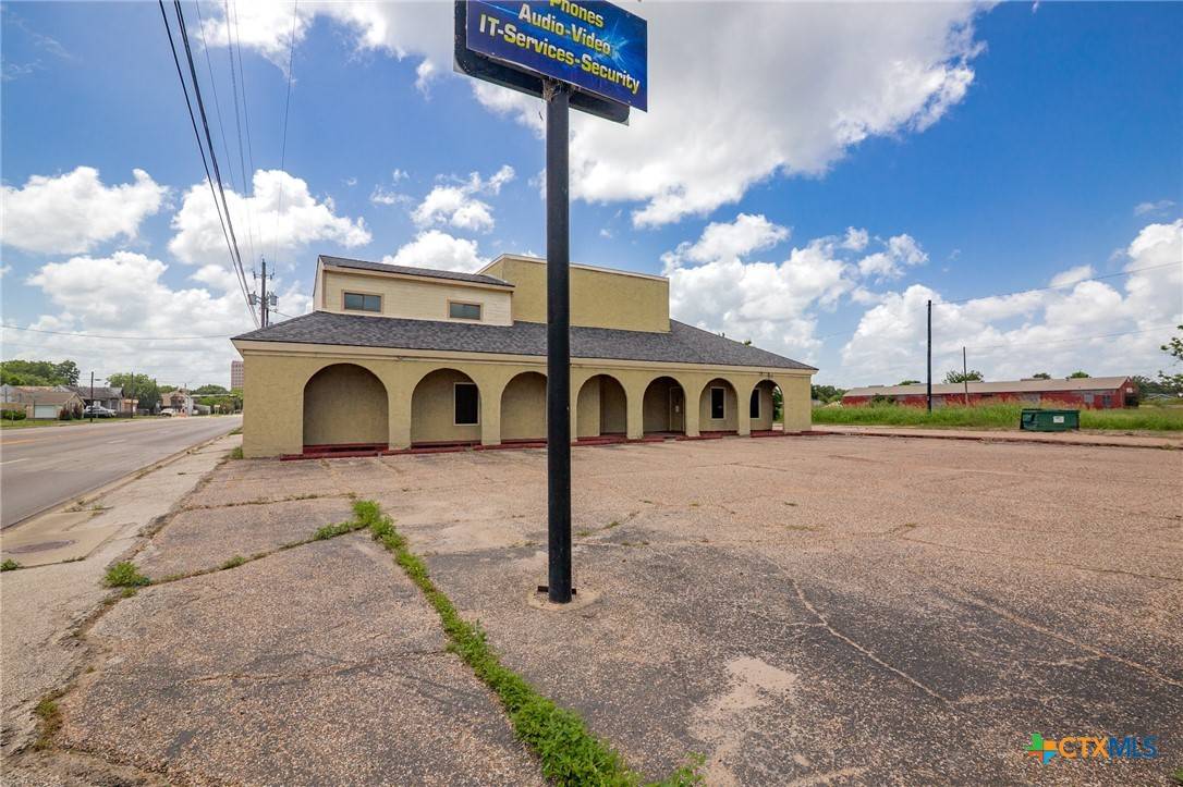 Victoria, TX 77901,708 E Goodwin AVE