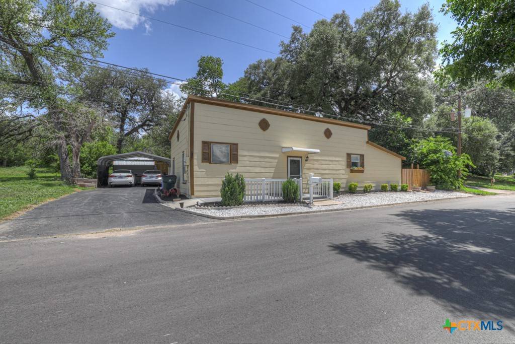 Seguin, TX 78155,332 W Klein ST