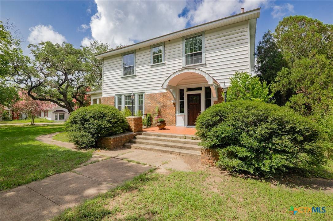 Yoakum, TX 77995,1002 E Gonzales ST