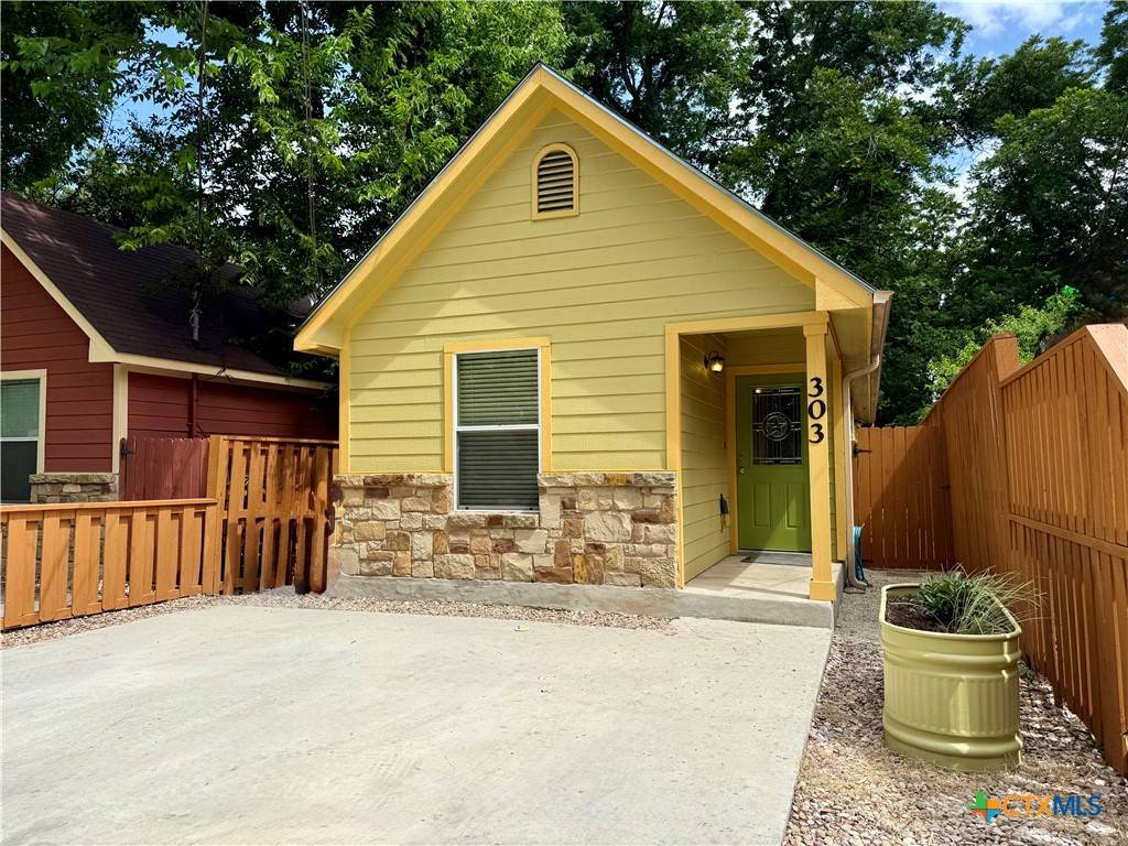 San Marcos, TX 78666,303 Armstrong ST
