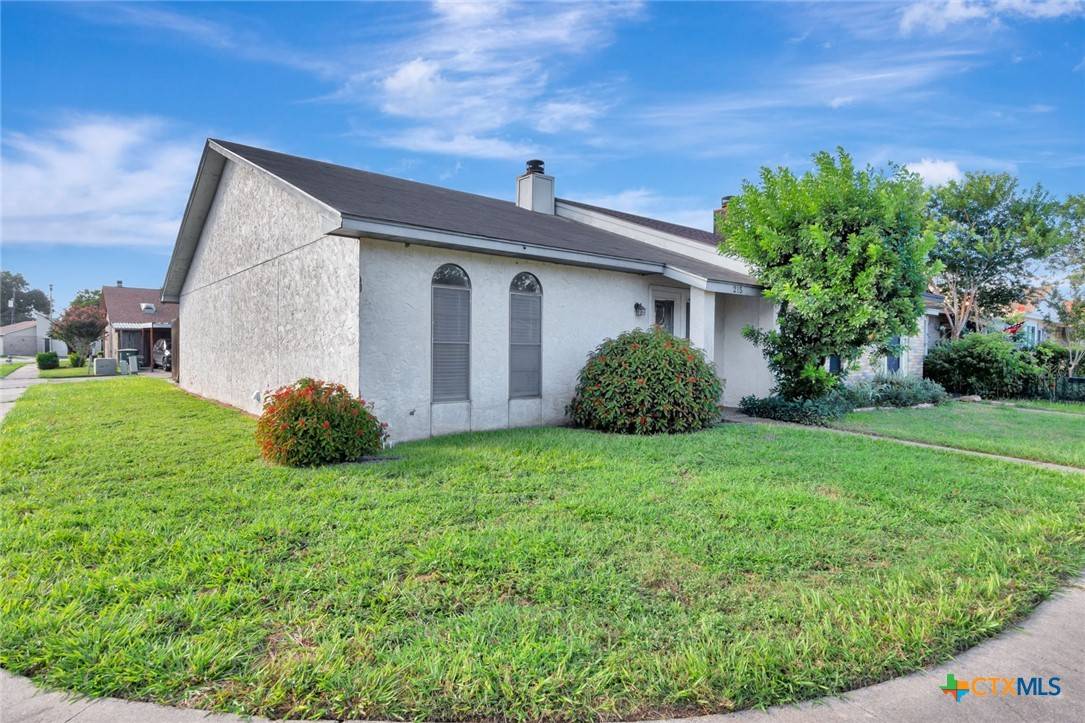 Victoria, TX 77904,215 Chantilly ST