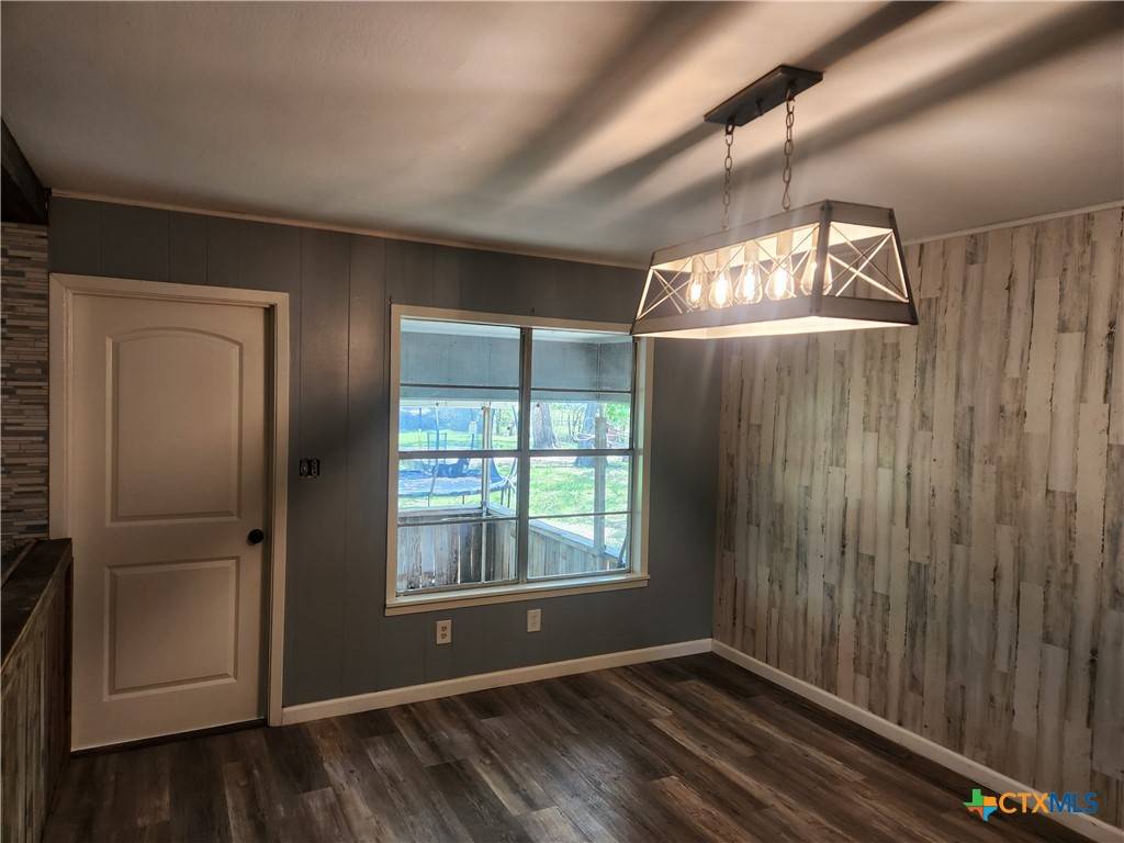 Yoakum, TX 77995,325 Montgomery ST