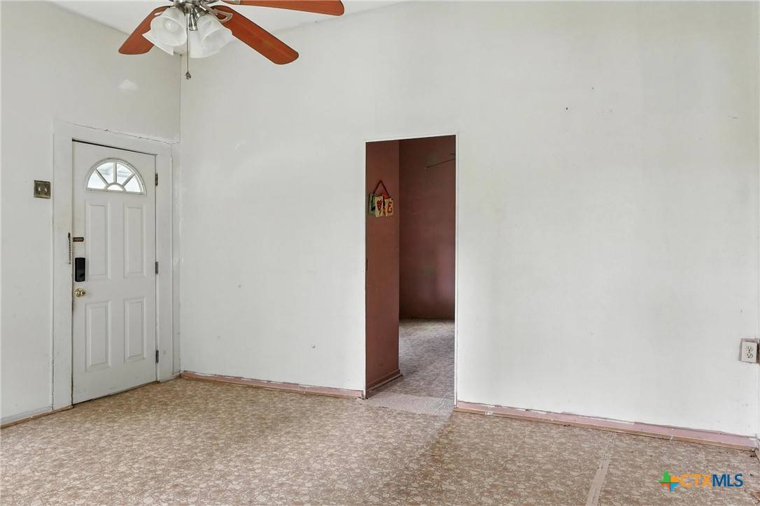 Cuero, TX 77954,312 W Courthouse ST