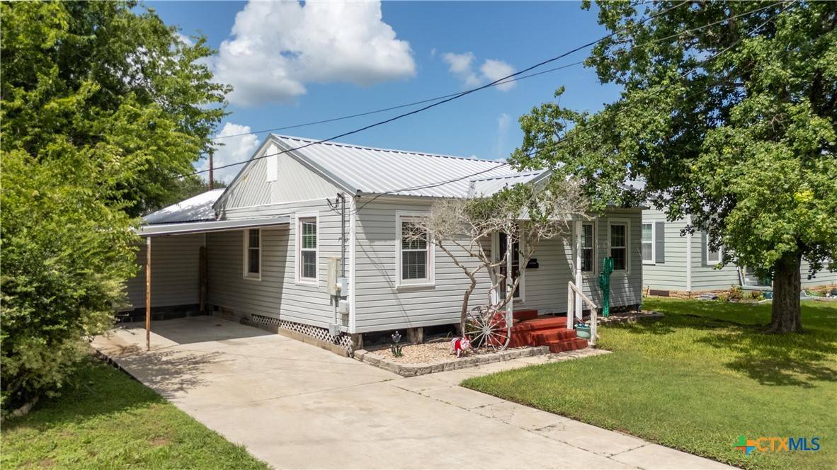 Cuero, TX 77954,516 2nd ST