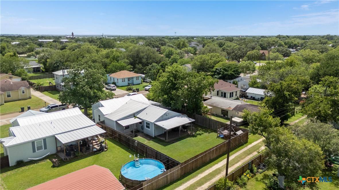 Cuero, TX 77954,516 2nd ST