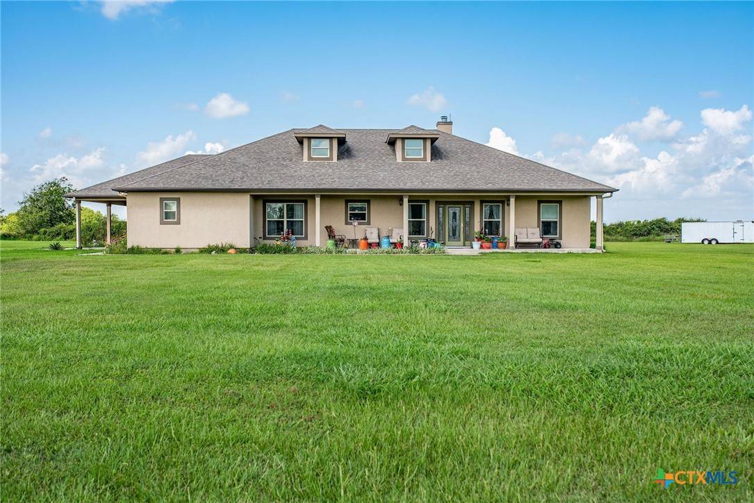 Port Lavaca, TX 77979,196 Garza RD
