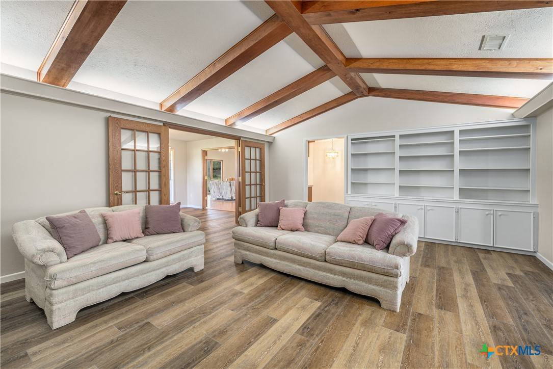 Flatonia, TX 78941,1226 E US Highway 90