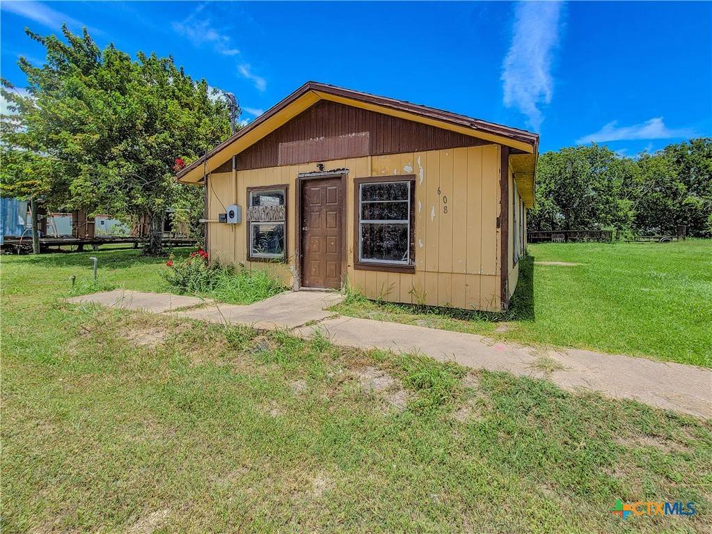 Port Lavaca, TX 77979,608 S Benavides ST