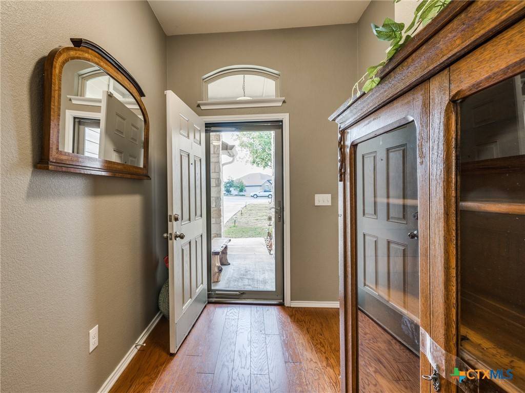 Buda, TX 78610,6097 Heron DR